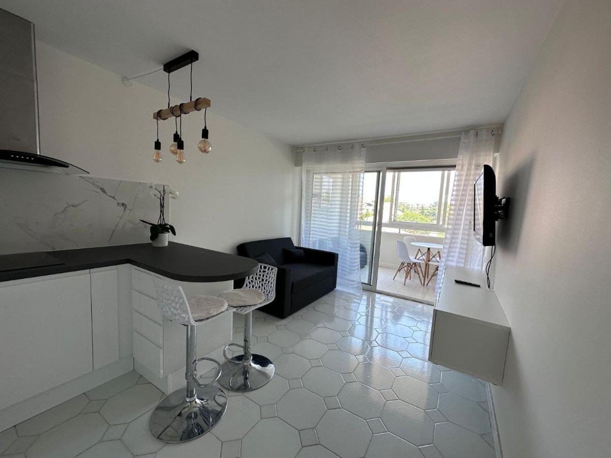 Studio Antibes Port Vauban. Exterior photo